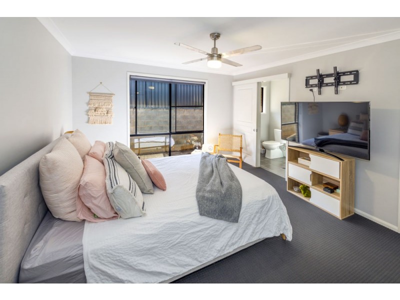 5 Seacrest Boulevard, Sandy Beach NSW 2456