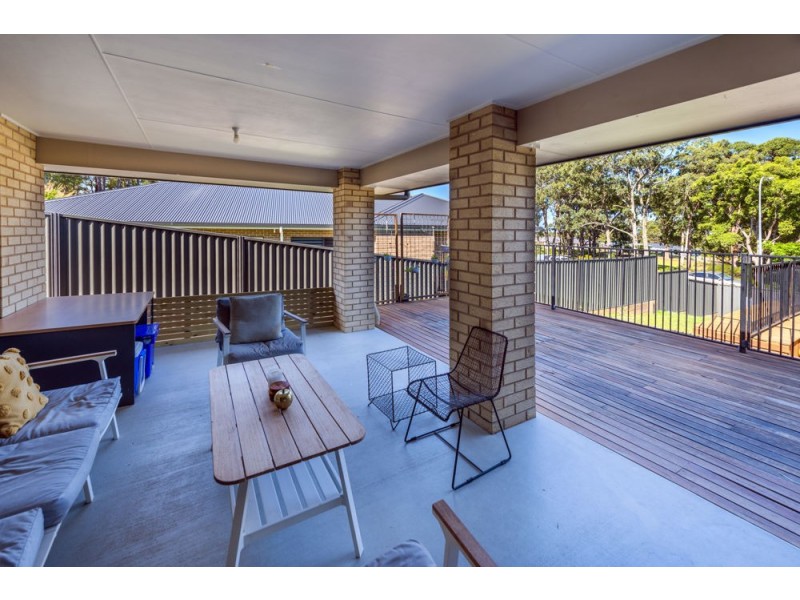 5 Seacrest Boulevard, Sandy Beach NSW 2456