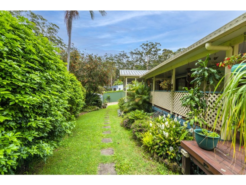 15 Young Street, Safety Beach NSW 2456