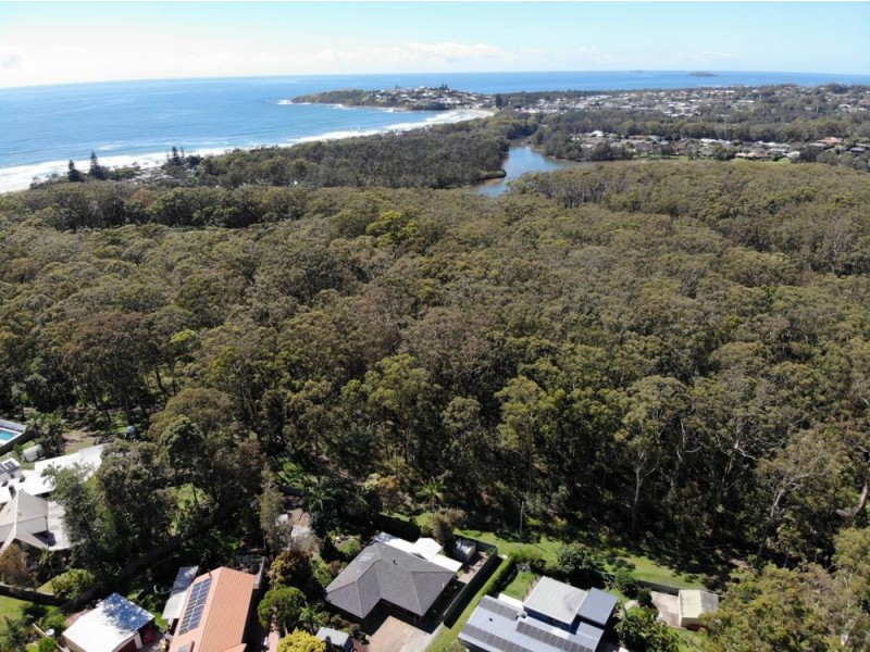 15 Young Street, Safety Beach NSW 2456