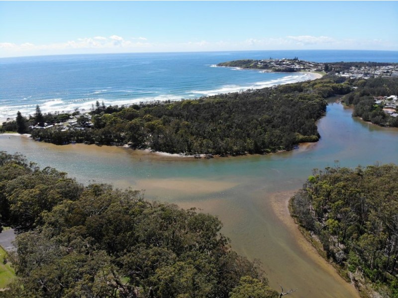 15 Young Street, Safety Beach NSW 2456