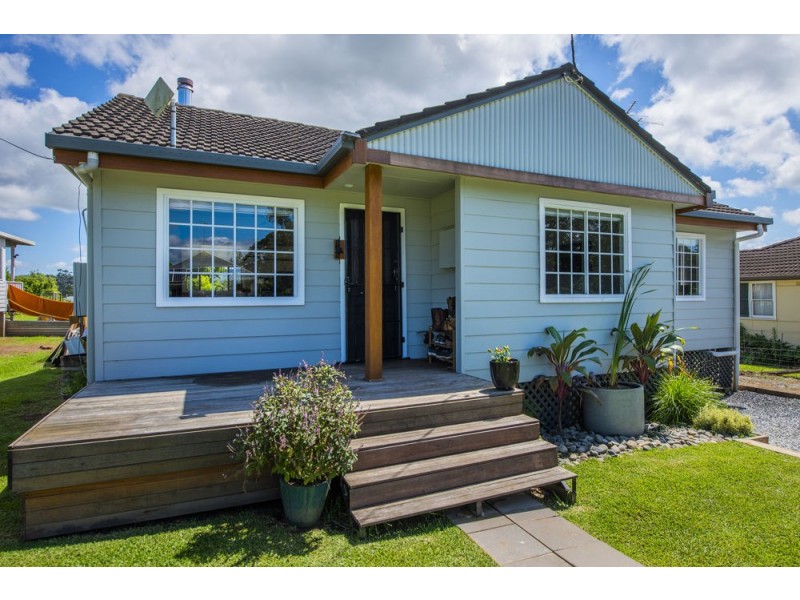 13 Weir Street, Nana Glen NSW 2450