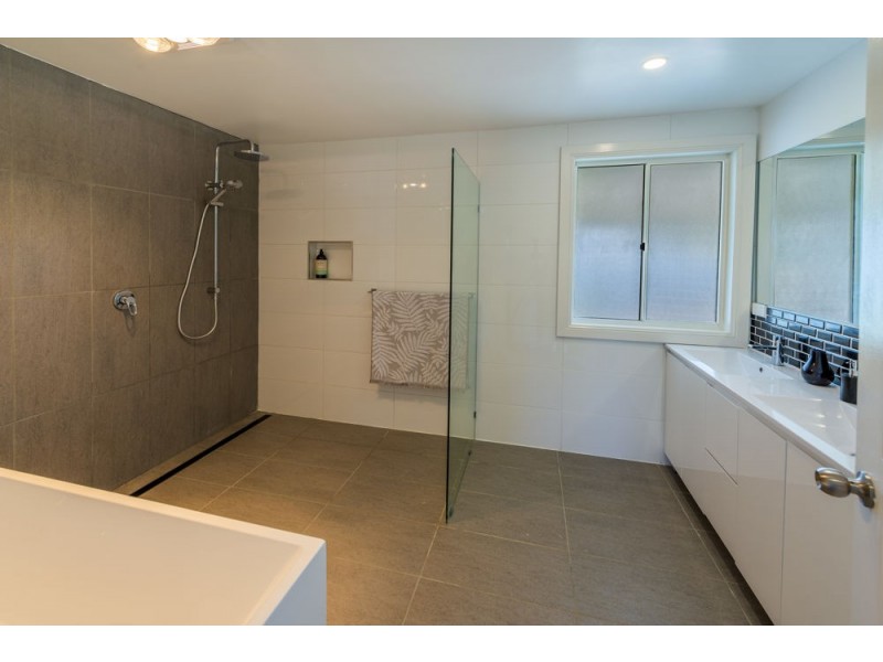 13 Weir Street, Nana Glen NSW 2450