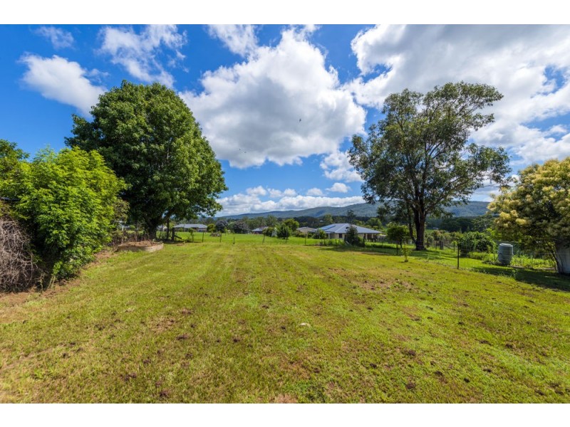 13 Weir Street, Nana Glen NSW 2450