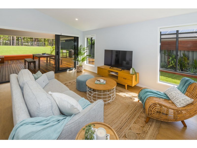 7 Zenith Avenue, Sandy Beach NSW 2456