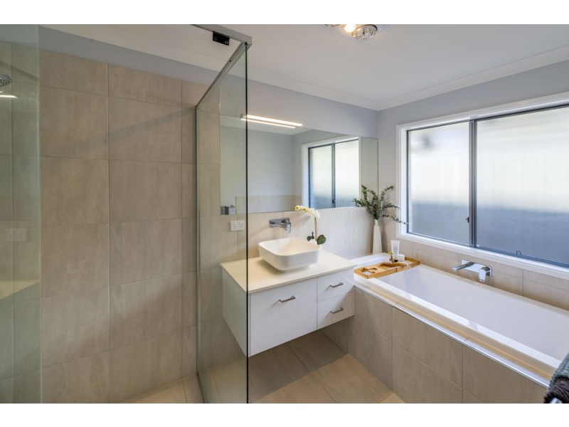 7 Zenith Avenue, Sandy Beach NSW 2456