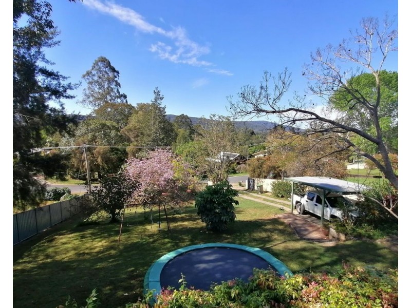 8 Bent Street, Nana Glen NSW 2450