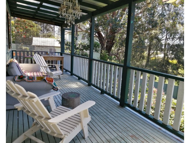 8 Bent Street, Nana Glen NSW 2450