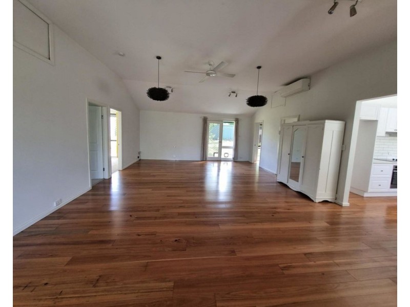 8 Bent Street, Nana Glen NSW 2450