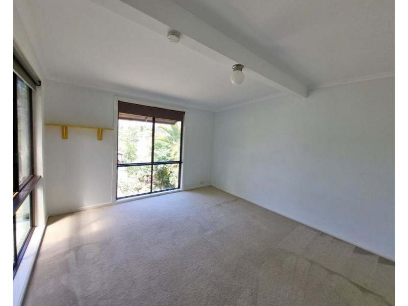 8 Bent Street, Nana Glen NSW 2450