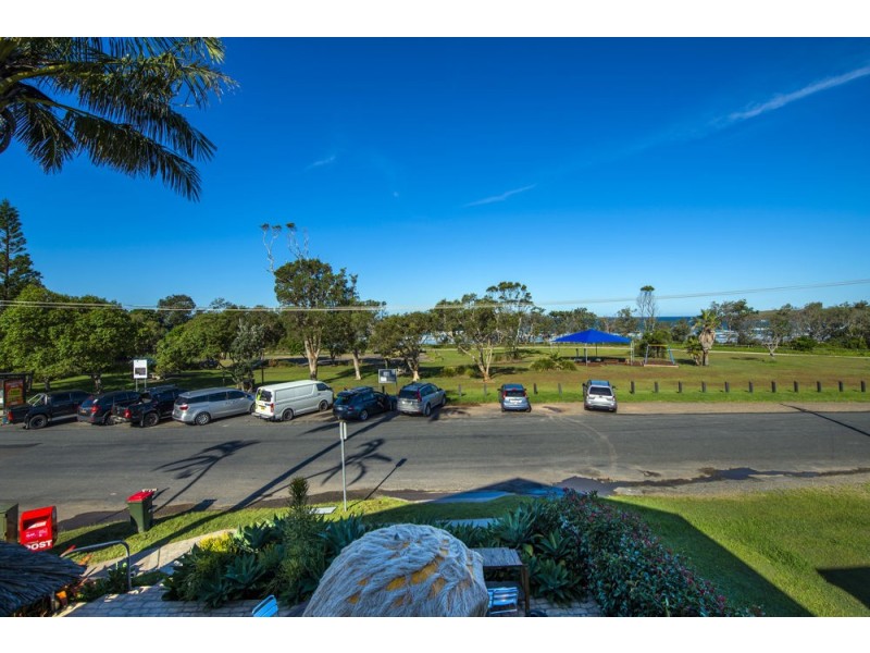 42 Sandy Beach Drive, Sandy Beach NSW 2456