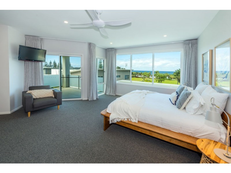 9 Beachfront Close, Sapphire Beach NSW 2450