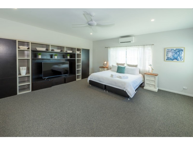 9 Beachfront Close, Sapphire Beach NSW 2450