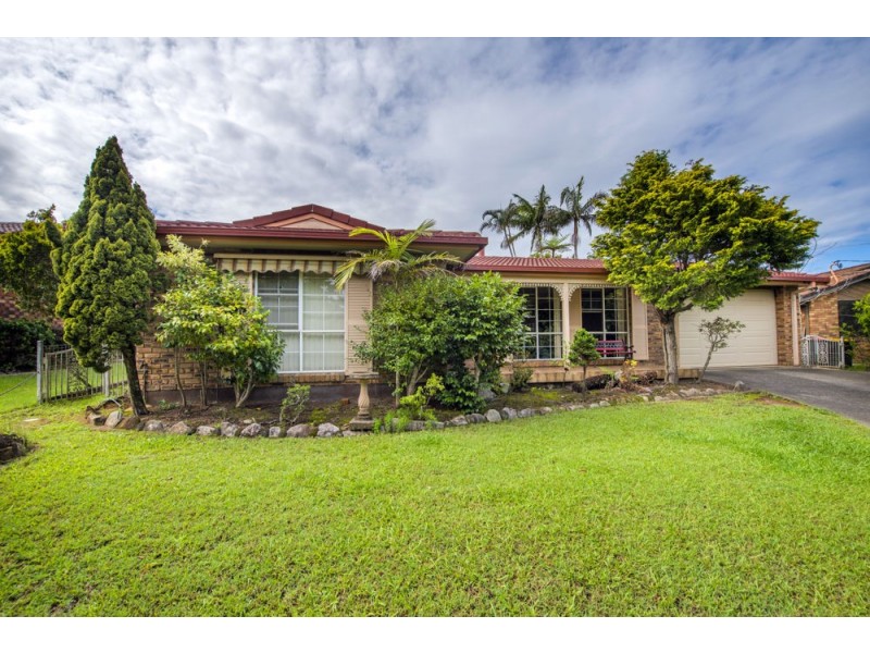 15 Tomkins Avenue, Woolgoolga NSW 2456