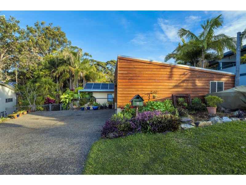 18 Campbell Street, Safety Beach NSW 2456