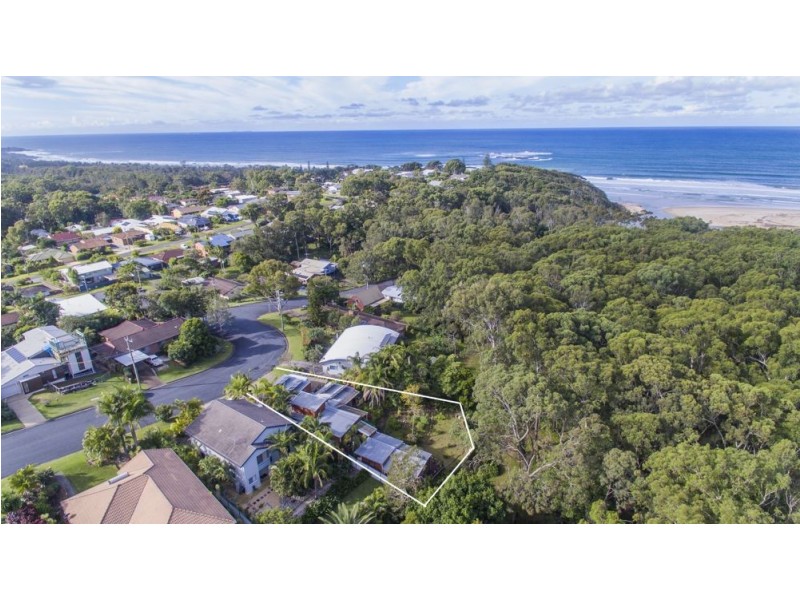 18 Campbell Street, Safety Beach NSW 2456