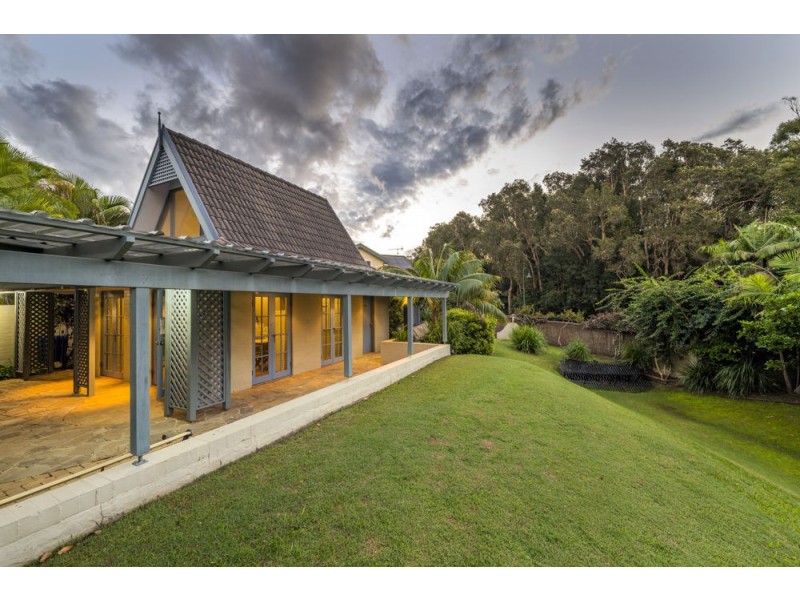 35 Crystal Drive, Sapphire Beach NSW 2450