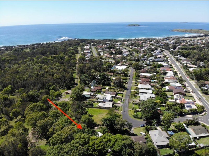 13 Pine Crescent, Sandy Beach NSW 2456