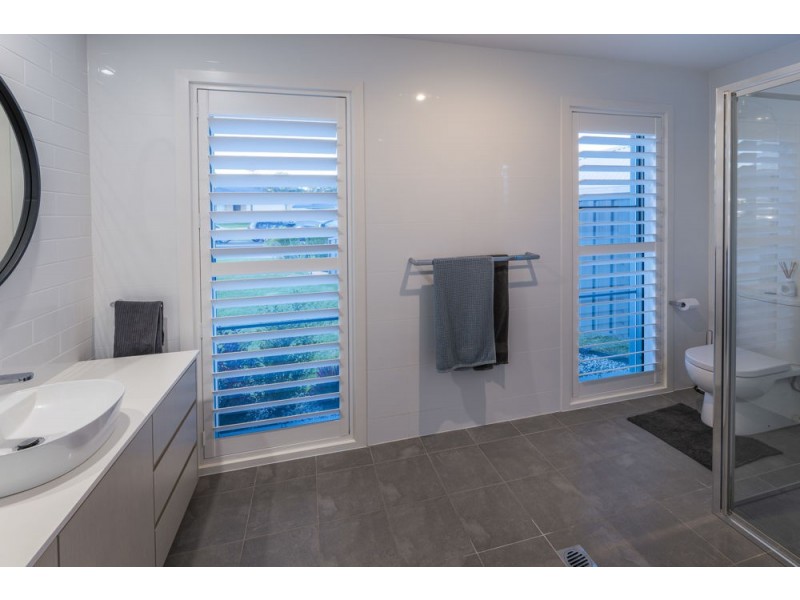 11 Helmsman Close, Safety Beach NSW 2456