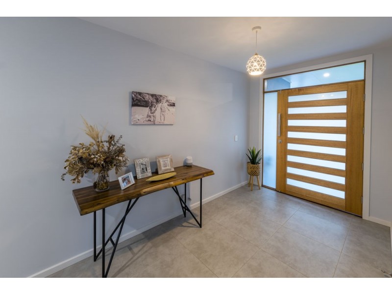 11 Helmsman Close, Safety Beach NSW 2456