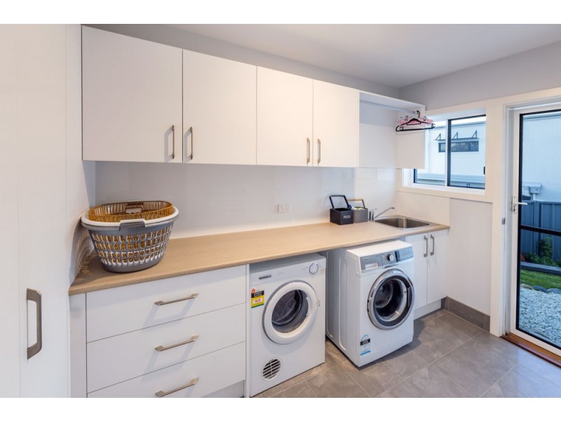 11 Helmsman Close, Safety Beach NSW 2456