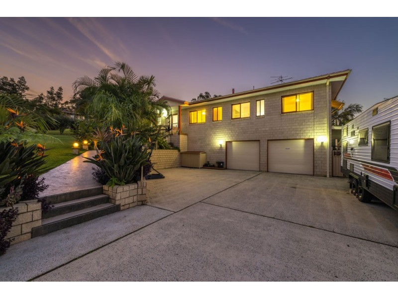17 Gresham Drive, Woolgoolga NSW 2456