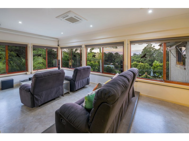 17 Gresham Drive, Woolgoolga NSW 2456