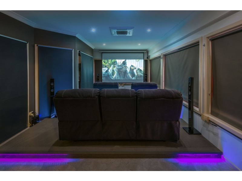 17 Gresham Drive, Woolgoolga NSW 2456