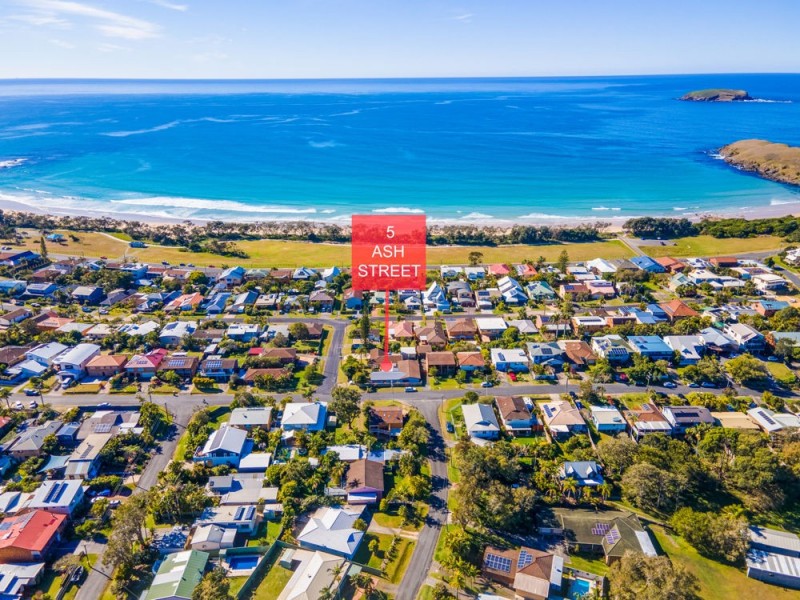 5 Ash Street, Sandy Beach NSW 2456