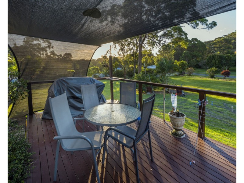1 Azure Avenue, Emerald Beach NSW 2456