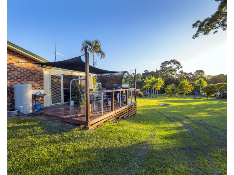 1 Azure Avenue, Emerald Beach NSW 2456