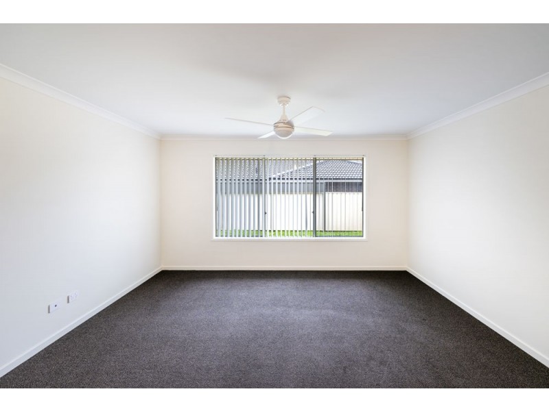8 Broadwater Street, Sandy Beach NSW 2456