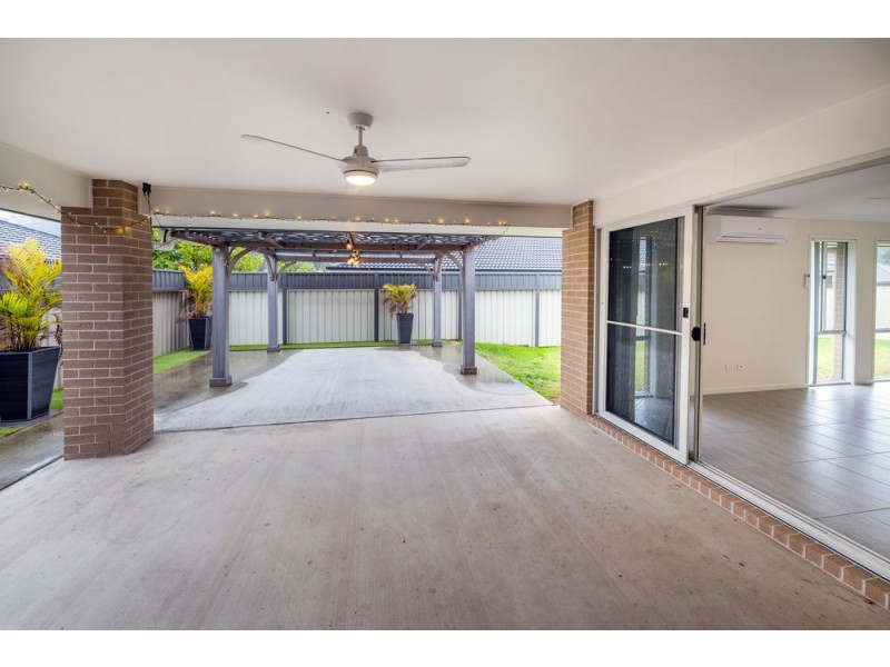 8 Broadwater Street, Sandy Beach NSW 2456