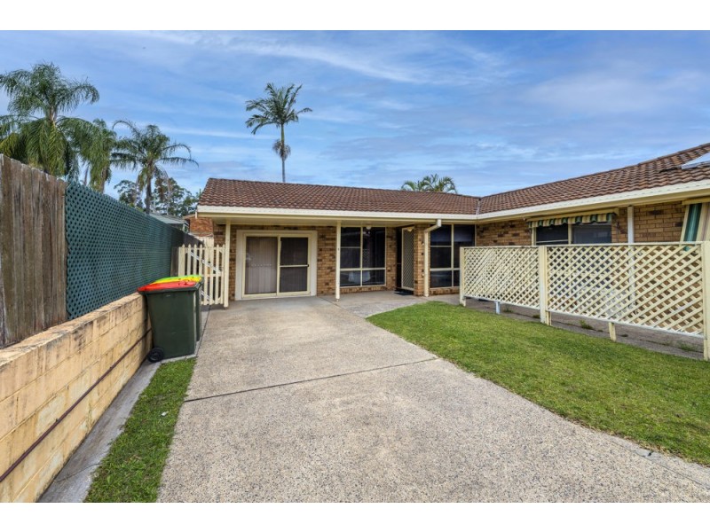 2/12 Parker Close, Woolgoolga NSW 2456