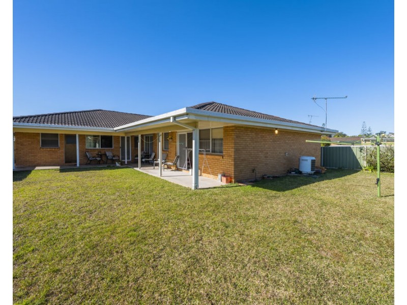 2 Kim Close, Woolgoolga NSW 2456