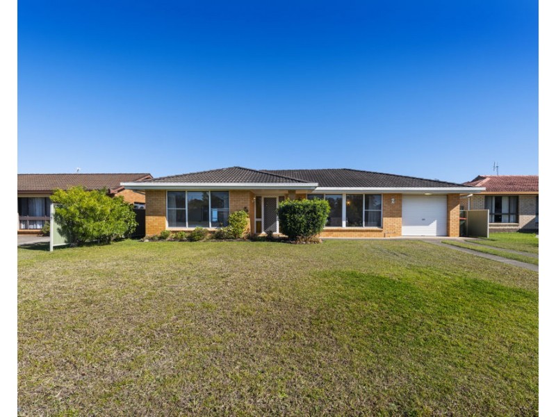 2 Kim Close, Woolgoolga NSW 2456