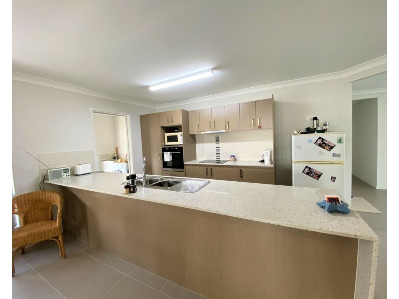 1 Neptune Close, Safety Beach NSW 2456