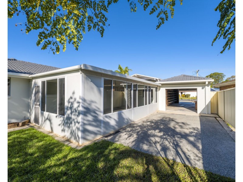 42 Turon Parade, Woolgoolga NSW 2456
