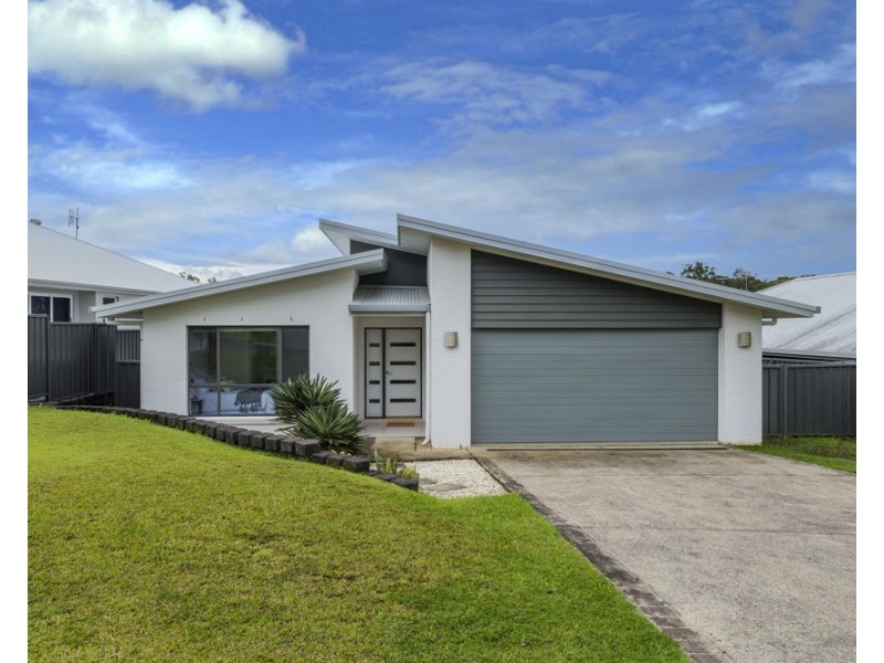 24 Admiralty Drive, Safety Beach NSW 2456