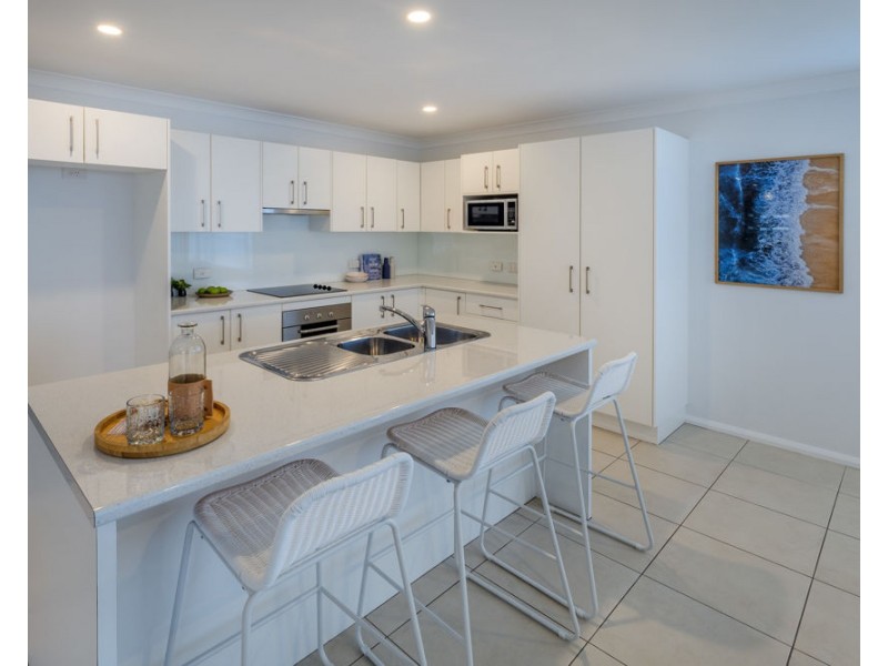 24 Admiralty Drive, Safety Beach NSW 2456