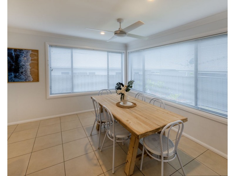 24 Admiralty Drive, Safety Beach NSW 2456