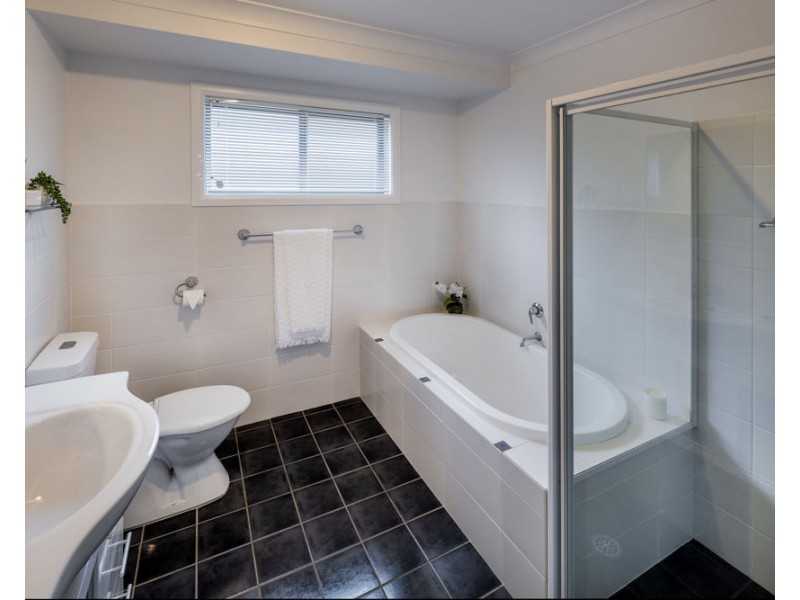 24 Admiralty Drive, Safety Beach NSW 2456