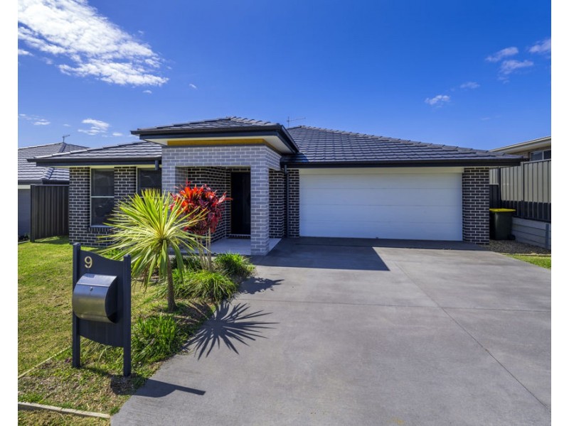 9 Sandcastle Drive, Sandy Beach NSW 2456