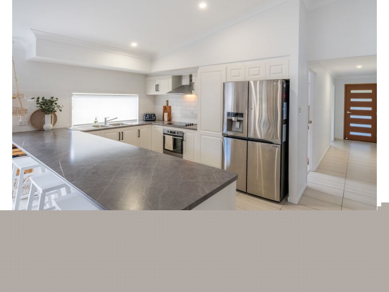 8 Seabeach Street, Sandy Beach NSW 2456