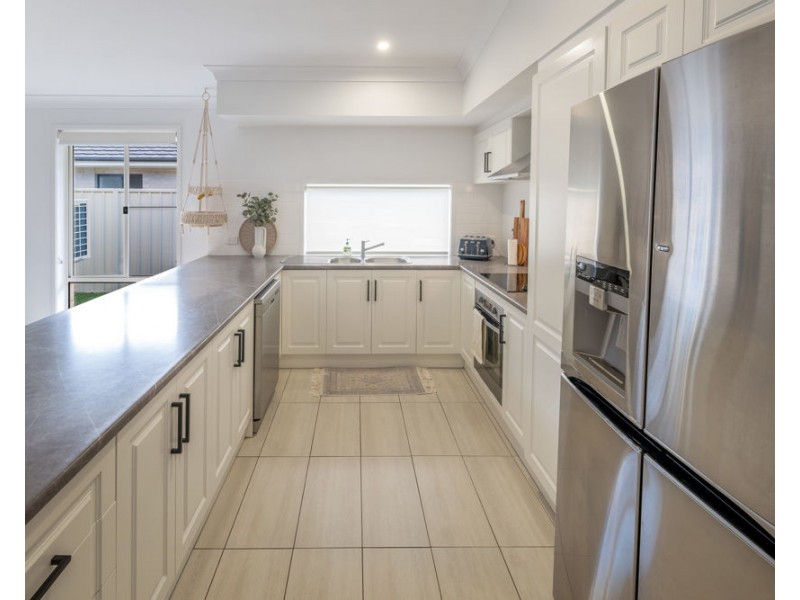 8 Seabeach Street, Sandy Beach NSW 2456