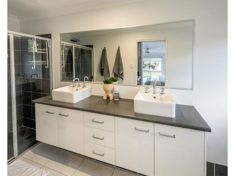 8 Seabeach Street, Sandy Beach NSW 2456