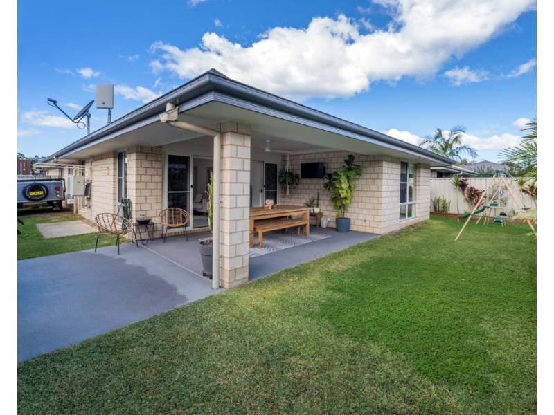 8 Seabeach Street, Sandy Beach NSW 2456