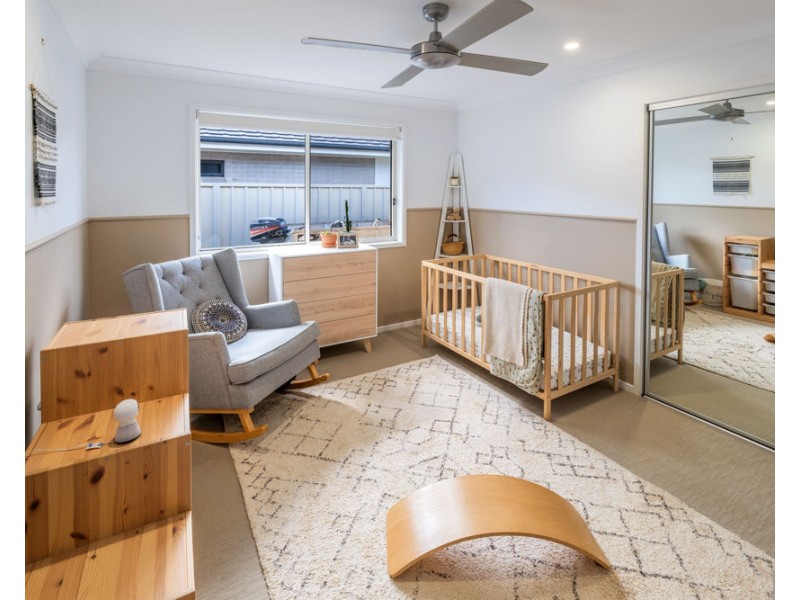 8 Seabeach Street, Sandy Beach NSW 2456