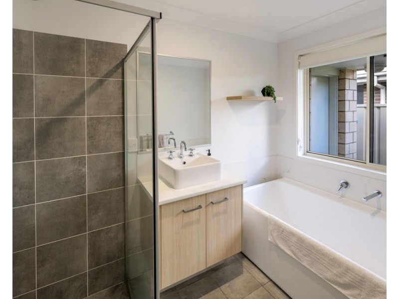 8 Seabeach Street, Sandy Beach NSW 2456