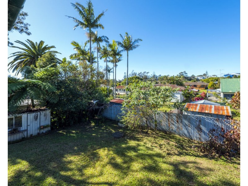 13 Mackay Street, Woolgoolga NSW 2456